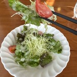 食事と喫茶 ひといき - サラダ、箸上げ