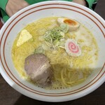 旭川らーめん かかし - 塩牛乳ラーメン