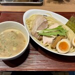 麺 ヒキュウ 六甲道店 - 