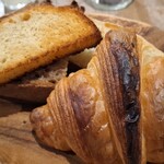 カタネカフェ - ただし、手がアブラギッシュに