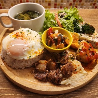 平日限定！日替わりランチプレート♪