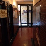 カラオケオンステージ - 201406  オンステージ 　道中の風景（入口方向）