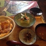 元町Umahalo - ナチュラルポークのカツ丼定食