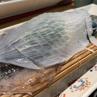 対馬のどぐろとイカ活き造り 博多 魚蔵 都ホテル店 - 