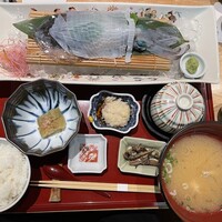 対馬のどぐろとイカ活き造り 博多 魚蔵 都ホテル店 - 