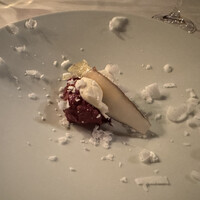 ラ シャッス - 熊のラルドを使ったブータンテリーヌ。タマゴダケとココナッツ。