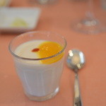 蔭山樓 - kageyamaroの杏仁豆腐 　マンゴーソース