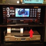 カラオケオンステージ - 201406  オンステージ  【おまけ】この奥に・・・「切替スイッチ」があるみたい(゜o゜)ｻｯｷ、ﾃﾝｲﾝｻﾝｶﾞｲｼﾞｯﾃﾀ