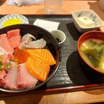 市場食堂 よし - 海鮮丼