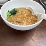 サワダ茶楼 - フカヒレ麺、熱々です！