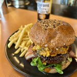 髙橋バーガー - 2024.12マンスリーバーガー かぼちゃのクリームマッシュ