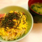 Shikisai Kappou Izumi - おまかせ懐石のチラシ寿しとアオサの味噌汁