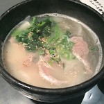 一作 - ソルランタンです。剃るではないです。^o^ クッパプラスにゅうめん。濃いコク牛スープです。