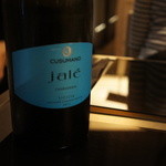 グッチ・カフェ - グラスワインのボトル