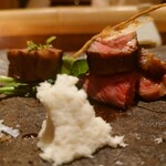 青蓮院門跡前 月おか - 近江牛と鹿児島産経産牛の炭火焼