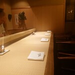 青蓮院門跡前 月おか - カウンター