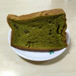Ameagari - １個だけあった しっとりして、ふわふわっとした食感で、抹茶の風味がしてめっちゃ美味しいシフォンケーキ～!!( ^o^)ﾉ