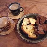 Ameagari - 『ホットコーヒー』と『シフォンラスク(2種)』～!!( ^o^)ﾉ