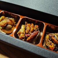 下鴨茶寮 本店 - [2024年12月 購入]ちりめんじゃこ、ナッツ、ドライフルーツがまとめられた、甘酸っぱくてほんのり塩気があって香ばしいお菓子。