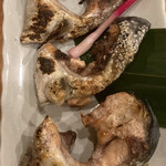 ごちそう処 きむら - 信州サーモンカマ焼き530円は脂がのってつまみにも良いですね