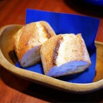 ル・プーレ ブラッスリーうかい - バゲットは、おかわり可能です