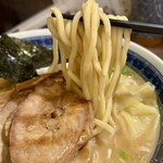 麺恋処 き楽 - 麺は中太麺のもちもち麺！