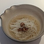 デフィ・ジョルジュマルソー - 〆の一品   煮麺でした。唐津産の魚でコンソメで作られていて。本当に深みと旨味がすごかった。コンソメのような、お出汁のような絶妙なお味でした