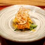 温石 - どうまん蟹 内子の醤油漬けソースをたっぷりとかけて 