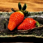 温石 - 章姫 紅ほっぺ  こんなに甘くて美味しい苺は人生初でした！