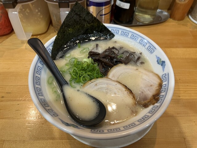 博多ラーメン 一心堂 早稲田店 白 780円