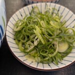 なか卯 - トッピングの刻みネギ