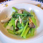 萬珍樓點心舗 - 季節野菜としめじ香炒め