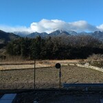 白州アルベロ - 甲斐駒ヶ岳と田園