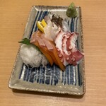 すしと酒 箔 - お刺身の三種盛り