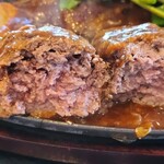 角車 - デミハンバーグ(断面)
      