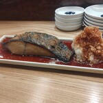 米のこじま - 鰆の焼き魚。脂がのってるのはもちろん、大根卸がとてつもなく美味い。なにこれ。