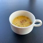 ANZU CAFFE - 最初にランチのスープが運ばれて来ました、この日のスープはコーンポタージュスープでしたよ。
 
