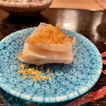 炭火割烹 いふき - 先付ーキスにかぶらを挟んでカラスミ