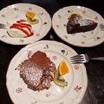 パラッツォ サン グスト - パンナコッタ、ティラミス、チョコケーキ