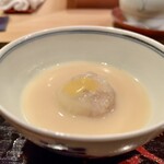 炭火割烹 いふき - 箸休めに加賀レンコンのレンコン餅