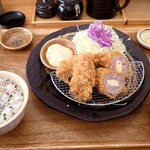 とんかつ ぶんぷく - 牡蠣フライ(2個)＆チーズメンチ(2切)定食 ¥1880