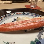 徳ㇵ本也 - ❷30秒長く火を入れた蟹　30秒焼き加減の違いで甘味の増しかたがまるで違います。酢橘と塩をかけていただきました。❶❷どちらもそれぞれの美味しさがあり楽しかったです。