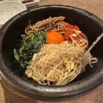 炭火焼肉・にくなべ屋 神戸びいどろ - 石焼ビビンパ