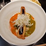 ワタリガラス - 左:ホワジャオオイル、右:バジルと大葉のオイル