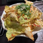 炭焼ホルモン えいた - 浅漬けキムチ　これはとても美味しい