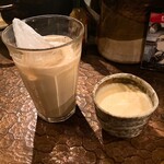 タイニーカフェ - アイスチャイ、プリン