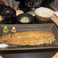 うなぎ四代目菊川 東京駅黒塀横丁店 - 