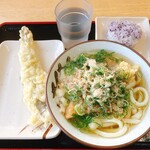 セルフ讃岐うどん 宮内製麺 - かけ(小)¥350、あなご天¥180、おあげ¥90、おにぎり¥100
