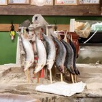 ニューロバタ カタナ食堂 - 大トロいわし焼いてるとこ