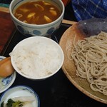 そば切り丸花 - カレーつけ汁そば (大)　１２００円
　ライス付き